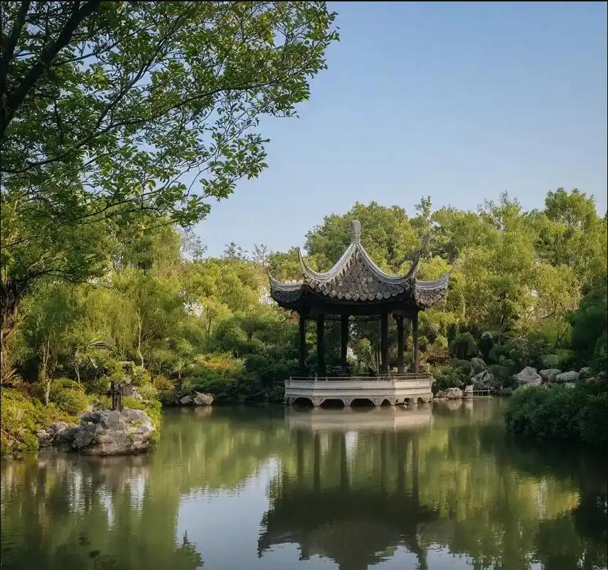 通城县凝天餐饮有限公司